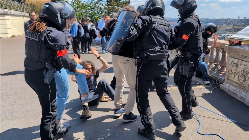 Manifestations à Paris : Extinction Rebellion cible TotalEnergies lors de son assemblée générale