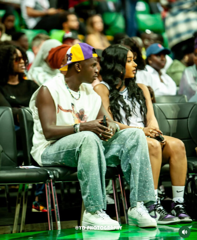 Racky Aïdara attire les regards avec un look ado au Bal à Dakar Arena