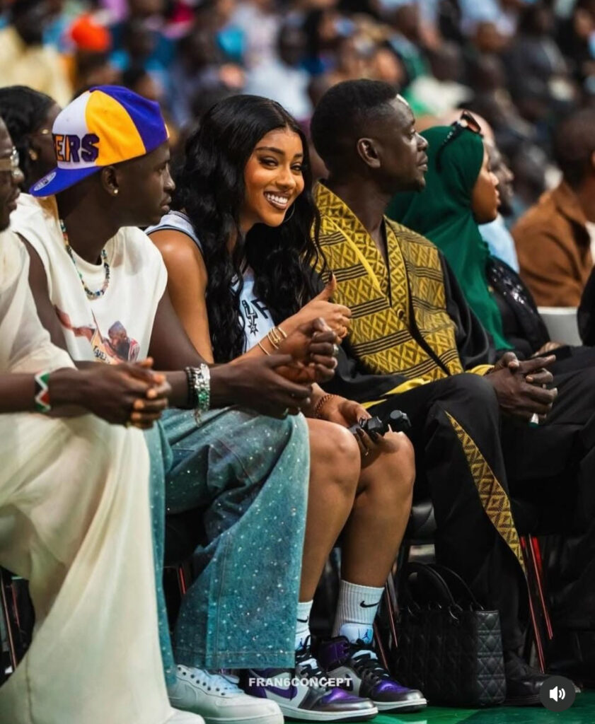 Racky Aïdara attire les regards avec un look ado au Bal à Dakar Arena