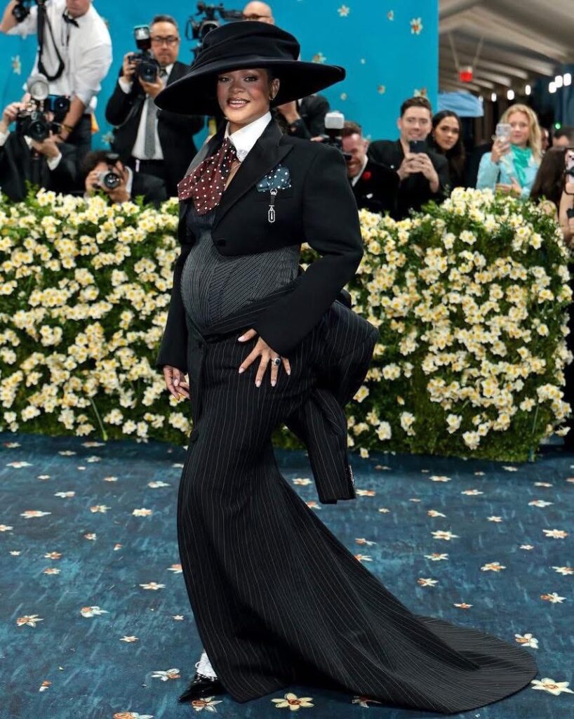 Rihanna annonce sa troisième grossesse lors du Met Gala 2025
