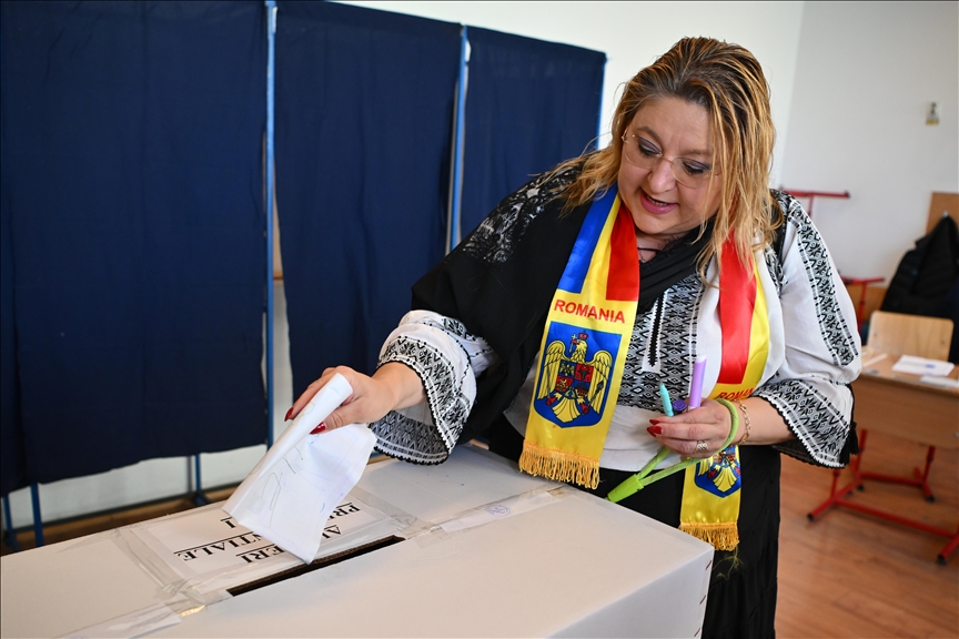 Roumanie : Les électeurs aux urnes pour le second tour décisif de la présidentielle