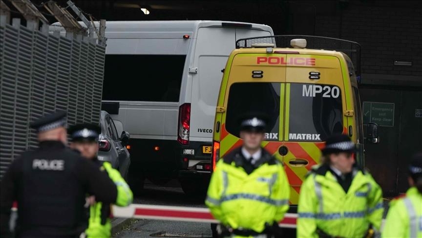 Royaume-Uni : Une voiture cible des supporters à Liverpool