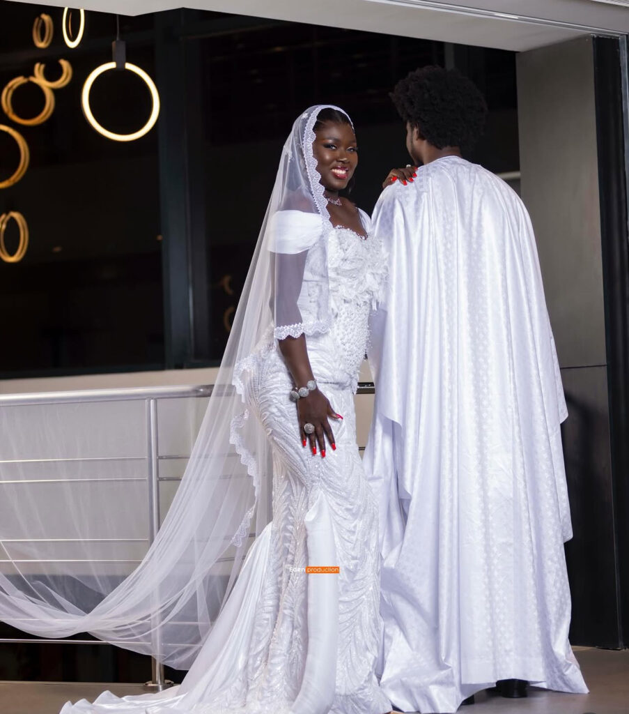 Sokhna Bator : Les photos en robe de mariée intriguent les internautes