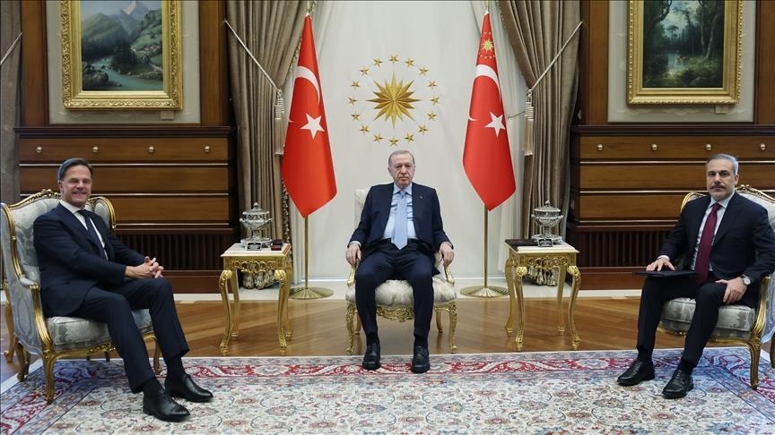 Turquie : Erdogan réaffirme la nécessité de paix dans le conflit Russie-Ukraine lors d’une rencontre avec l’OTAN