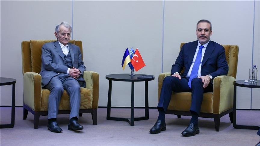 Turquie : Rencontre entre Hakan Fidan et le Leader Tatar Mustafa Kırımoglu à Kiev
