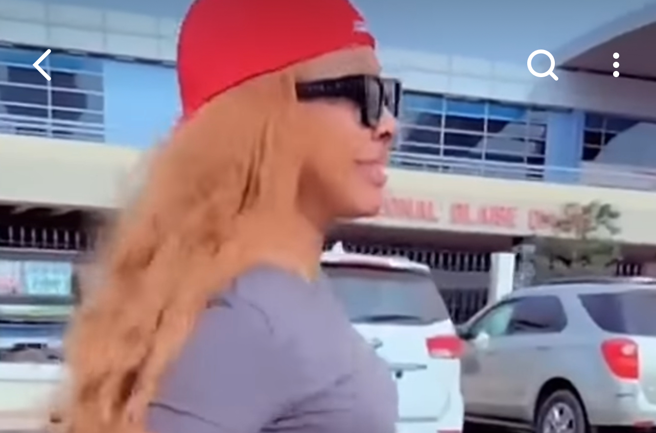Viviane Ndour de retour au Sénégal avec un style branché