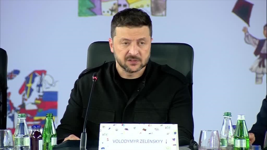 Zelensky Critique Poutine pour L’Absence aux Pourparlers de Paix en Turquie
