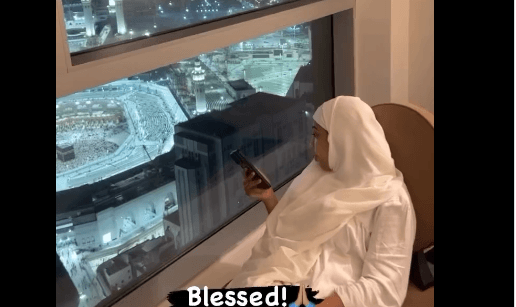 Zeyna Ndour émue par le geste de Viviane Ndour devant la Kaaba