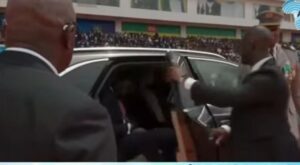 Investiture du Président Nguema-Gabon : Diomaye Faye fait son entrée dans l’enceinte du stade d’Angondjé (vidéo)