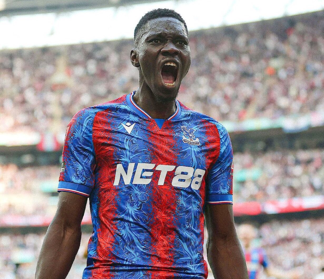 Foot – Ismaïla Sarr entre dans l’histoire : Un triplé inédit de coupes entre le Sénégal, la France et l’Angleterre