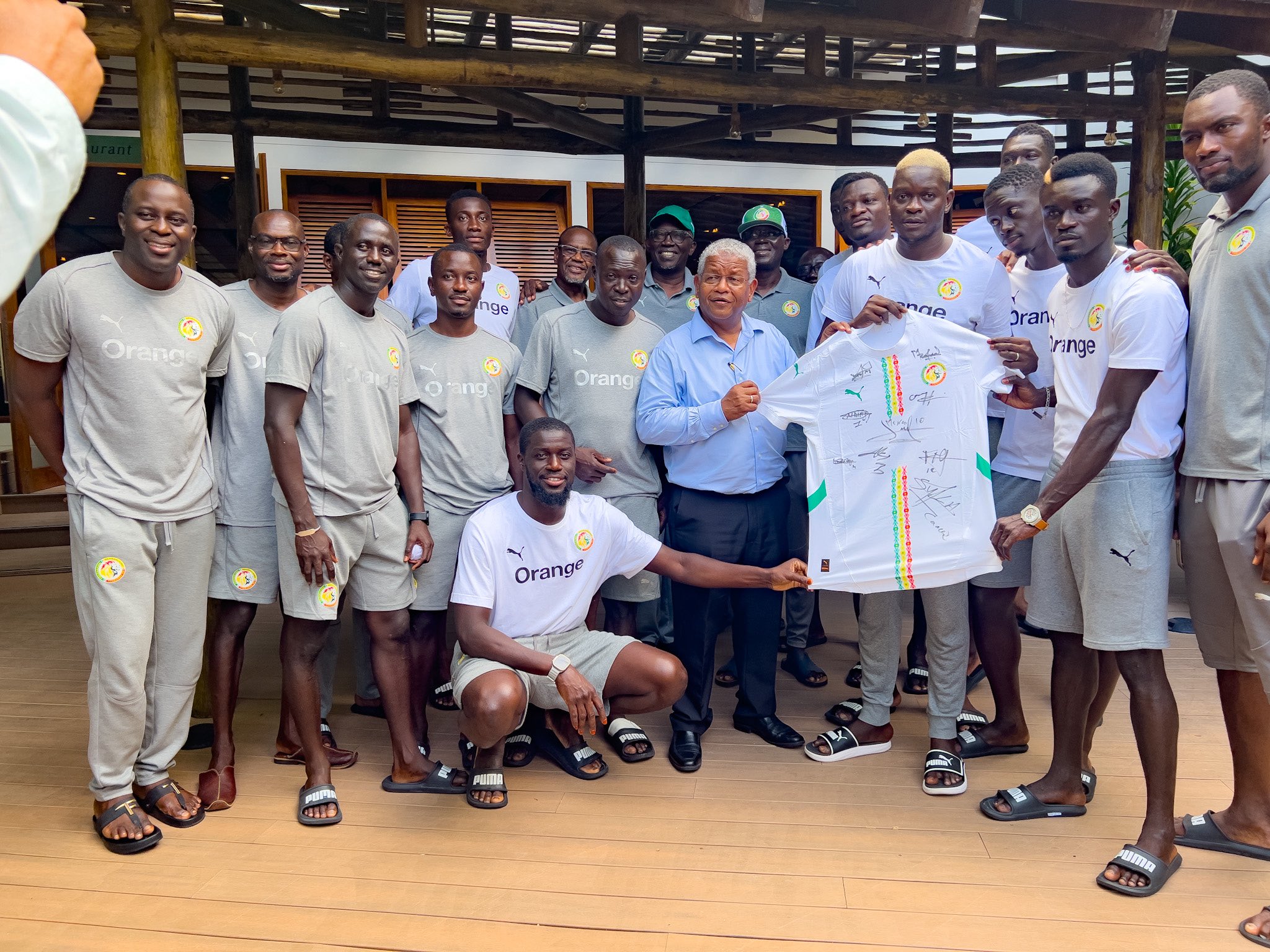 (Vidéo) Mondial Beach Soccer – Sénégal vs Italie : Le Président des Seychelles Wavel Ramkalawan motive les Lions de la plage