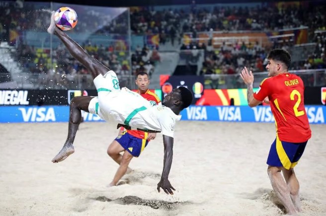 Coupe du Monde de Beach Soccer : Les Lions du Sénégal explosent l’Espagne (4-1) pour leur entrée en lice