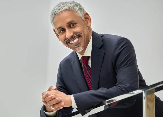 BAD : Premier discours fort du président élu, Dr Sidi Ould Tah