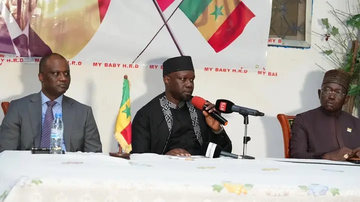 Guinée : Ousmane Sonko rencontre la communauté sénégalaise à Conakry
