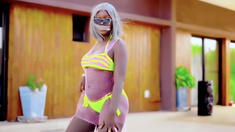 Bibich Ndiaye enflamme la toile avec son clip « Fumu Daal Baxna »:  audace et provocation assumées