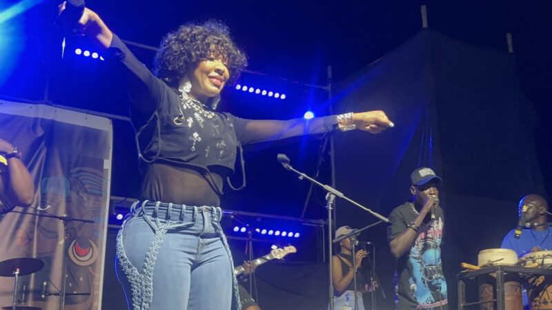 Viviane Chidid électrise Saint-Louis au festival Back to the Roots 2025 : "Regardez !"
