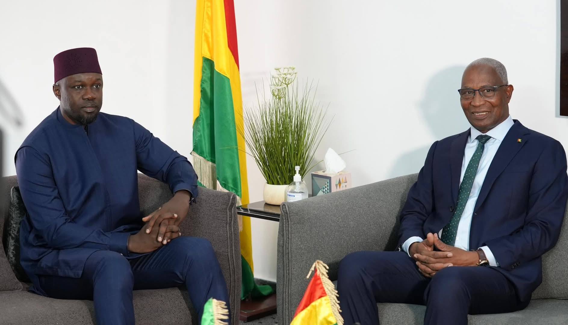Conakry : Rencontre bilatérale entre les Premiers ministres du Sénégal et de Guinée (photos)