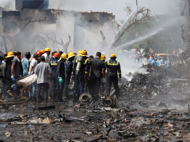 Accident mortel d’un avion d’Air India après son décollage d’Ahmedabad : au moins 30 victimes