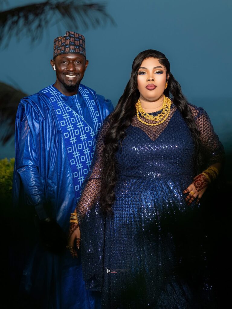 Le couple Diodio Glow Skin attire l