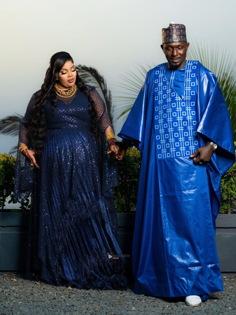 Le couple Diodio Glow Skin attire l