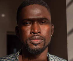 Malang Sonko : Acteur engagé entre théâtre et engagement citoyen