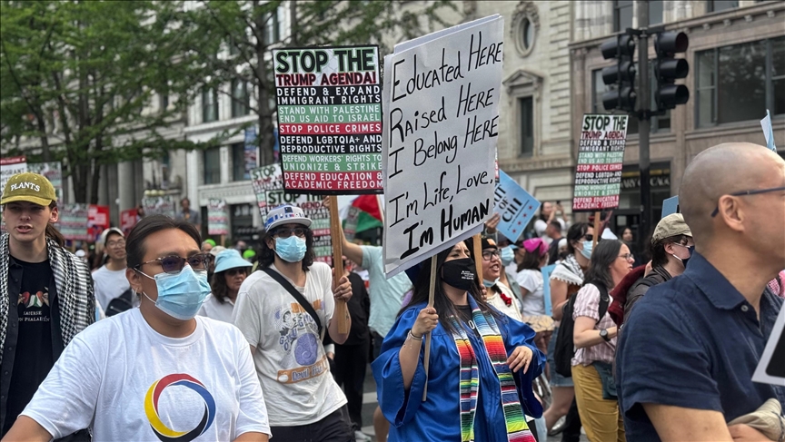 Manifestations à Chicago : opposition aux politiques migratoires américaines