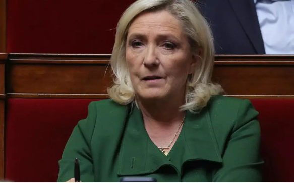 Marine Le Pen conteste sa déchéance de mandat confirmée par la justice