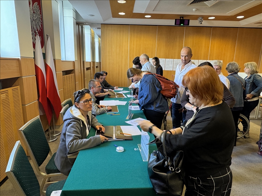 Pologne : Le second tour décisif de l’élection présidentielle démarre