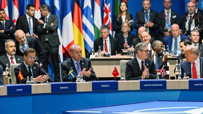 Rencontre Turquie-Royaume-Uni : Erdogan échange avec Keir Starmer à La Haye