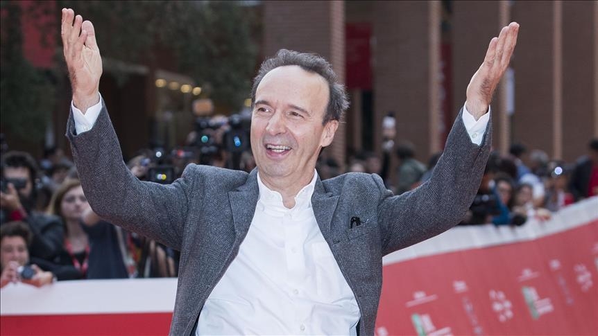 Roberto Benigni s’exprime contre la guerre et critique Israël depuis l’Italie