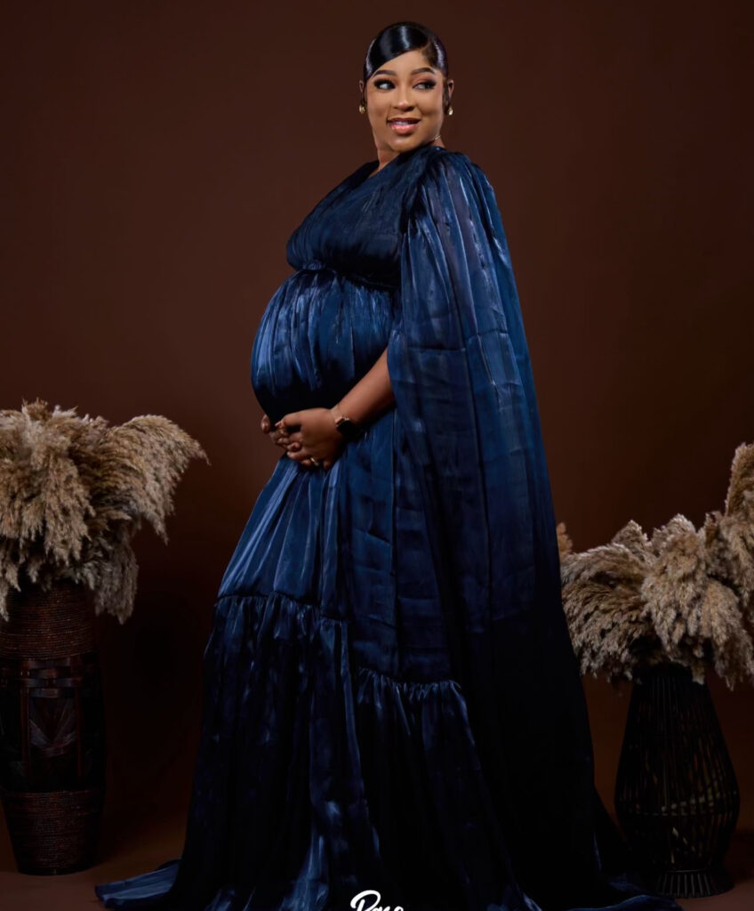 Toutou Astou célèbre l