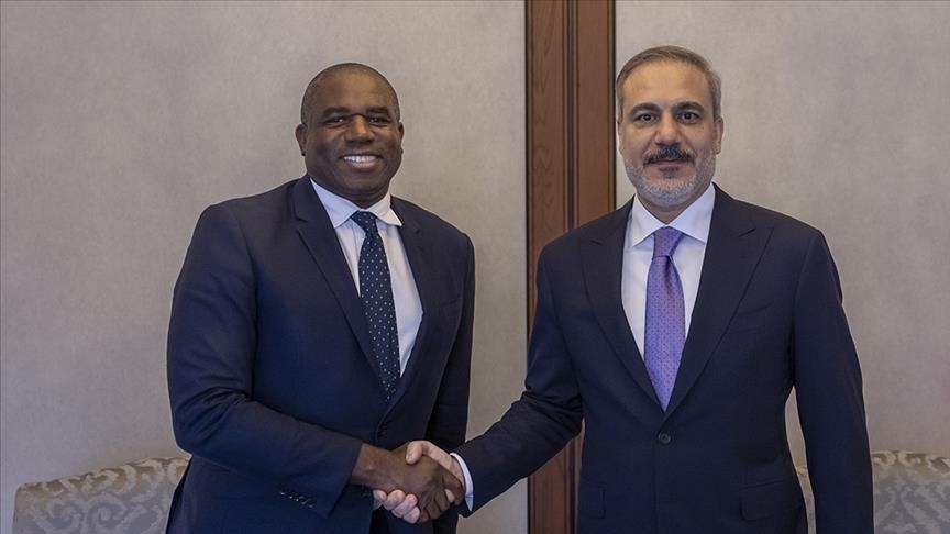 Turquie : Entretien crucial entre Hakan Fidan et David Lammy sur le conflit israélo-iranien