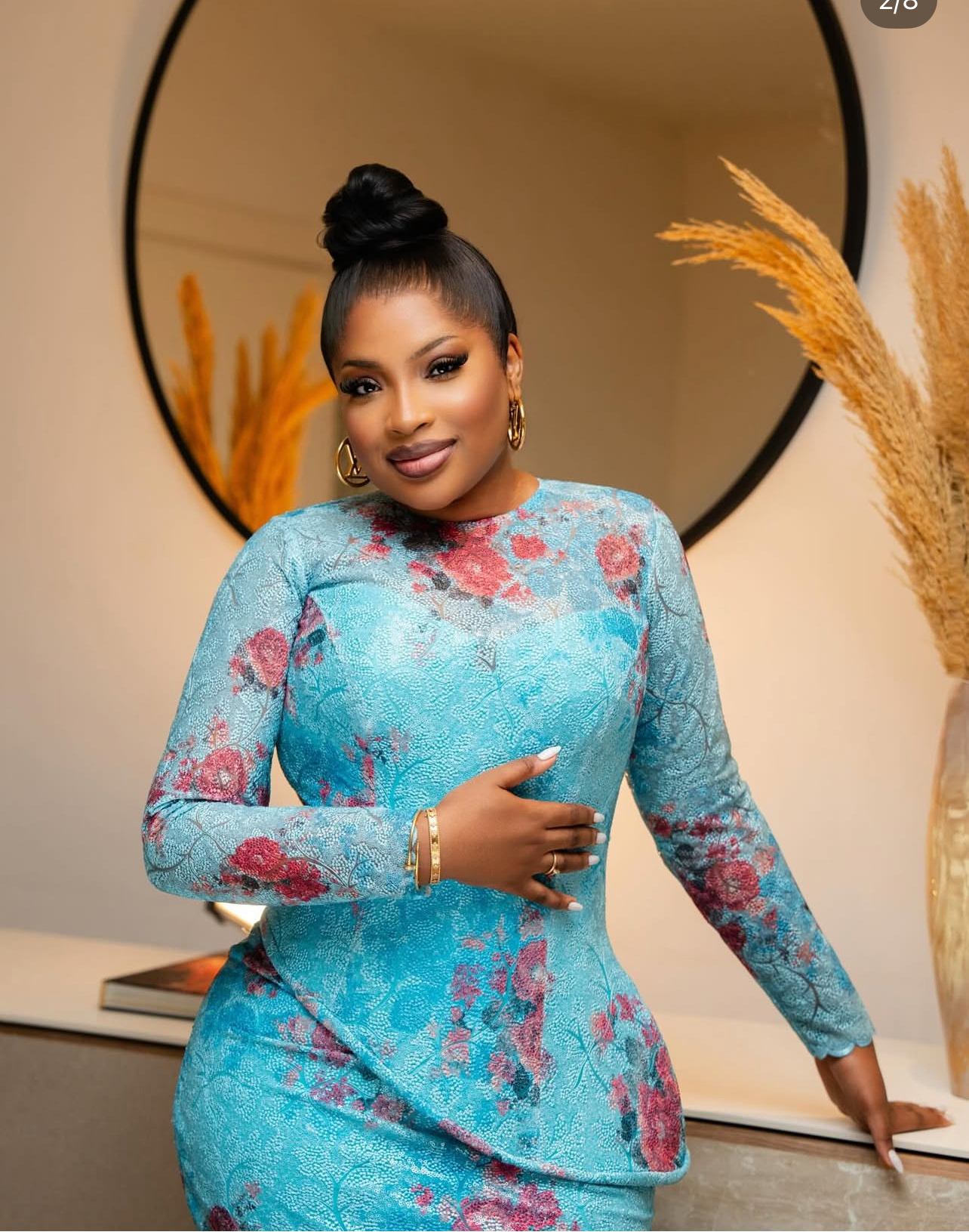 Venus Ndour rayonne en bleu et rouge pour la fête de Tabaski