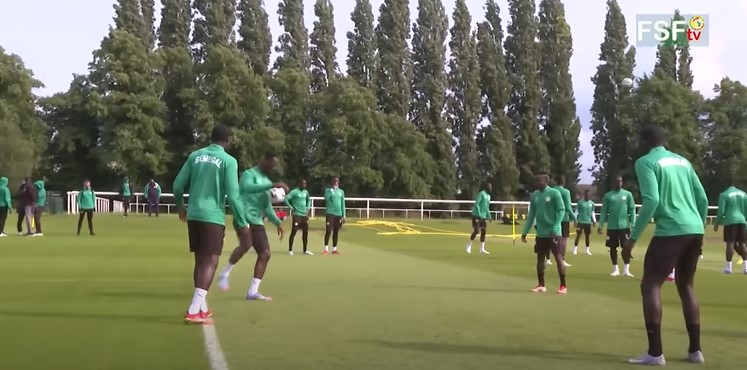 (Vidéo) Foot: Les Lions du Sénégal en pleine préparation à Nottingham avant le choc contre l’Angleterre, Regardez!