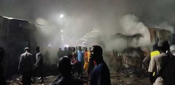 (Vidéo) Touba – Drame au marché Ocass : Un violent incendie ravage plusieurs cantines et des marchandises