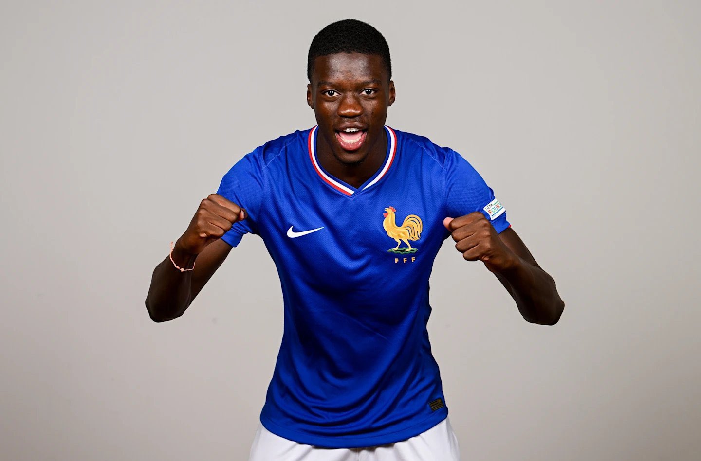 Foot – Mercato: Chelsea officialise l’arrivée de Mamadou Sarr, fils de l’ancien Lion Pape Sarr, jusqu’en 2033