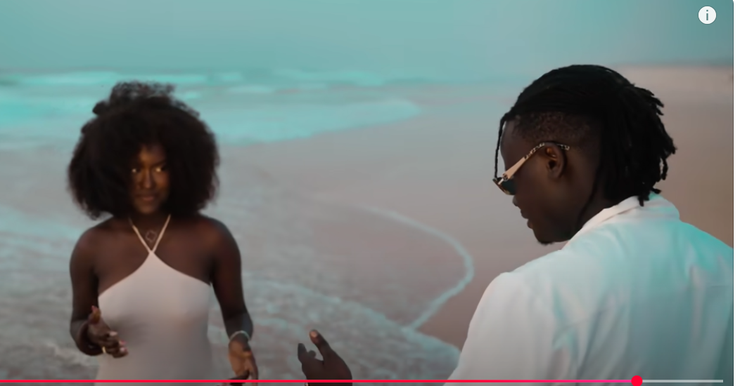 Véritable ode à l’amour, Ash The Best célèbre sa bien-aimée comme étant son “Arass” unique (clip)