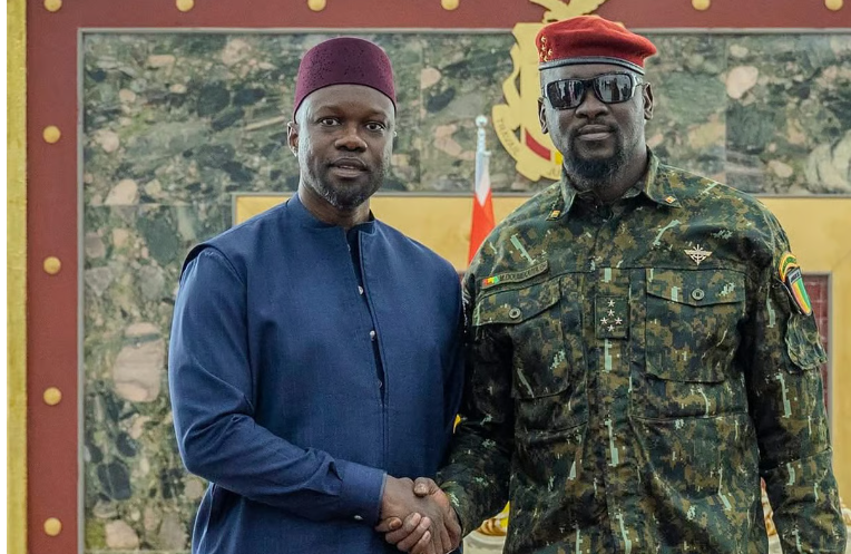 Face à Doumbouya : Sonko défend la société civile guinéenne – L’analyse de Maurice Soudieck Dione