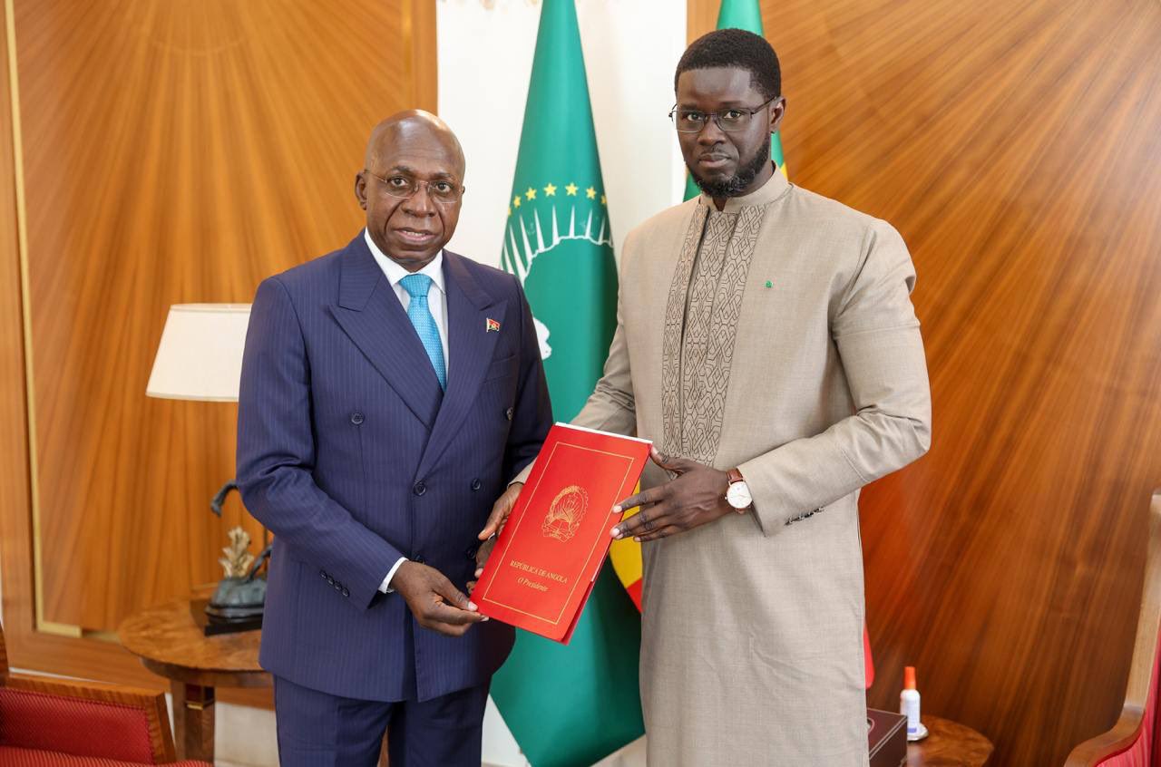 (Photos) Renforcement des relations Sénégal–Angola : Tété António reçu par le Président Diomaye Faye