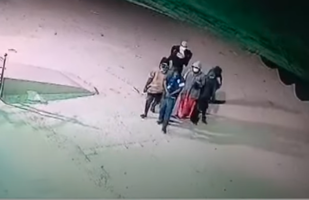Braquage à Touba : 5 hommes armés attaquent une pharmacie, ligote le gardien grièvement blessé (vidéo)