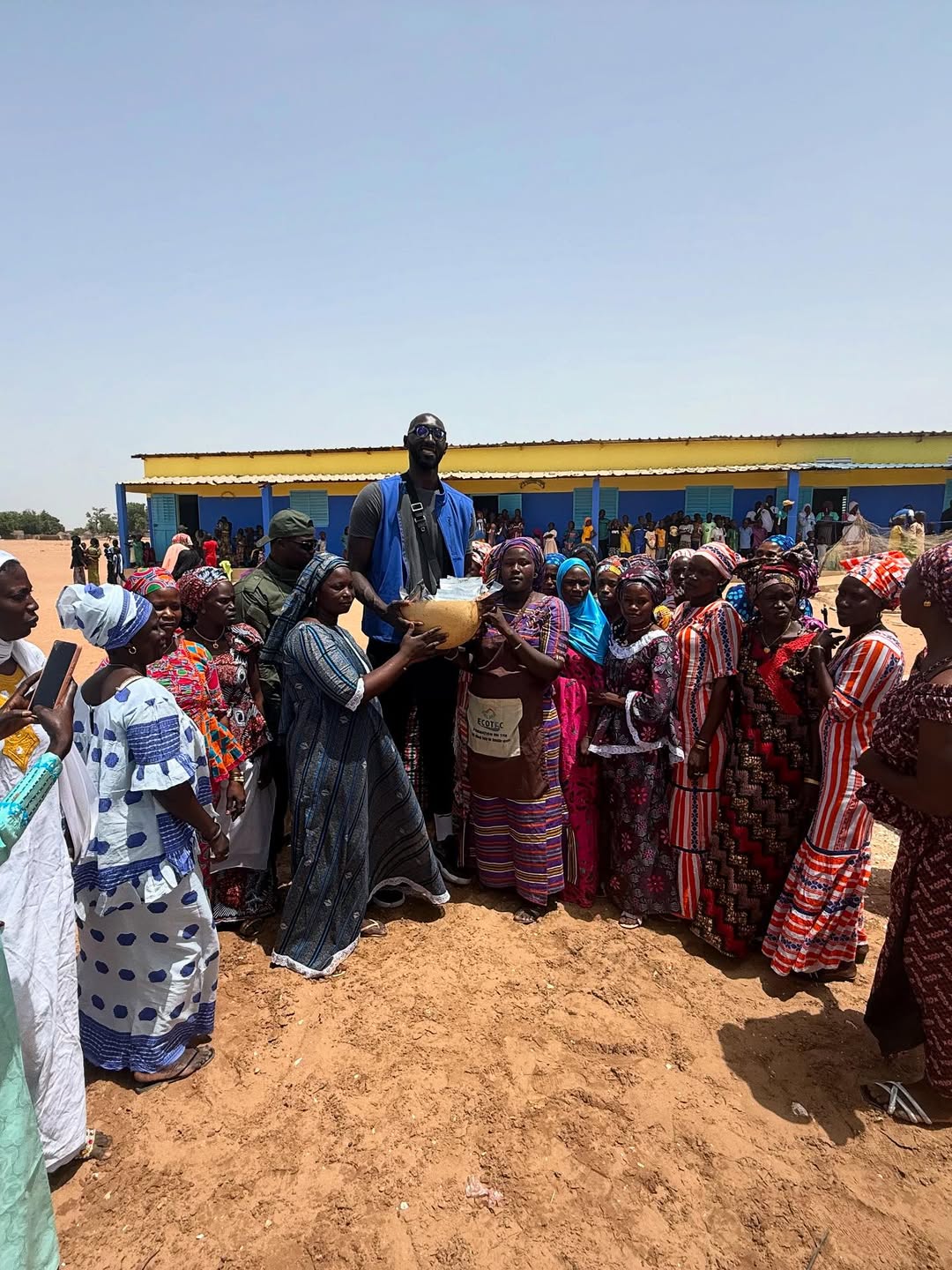 (Vidéo ) Accès à l’eau, éducation : Le geste fort du basketteur sénégalais Tacko Fall pour les enfants des villages ruraux