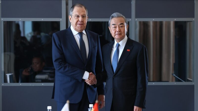 Chine-Russie : Rencontre entre Wang Yi et Lavrov sur fond de tensions internationales