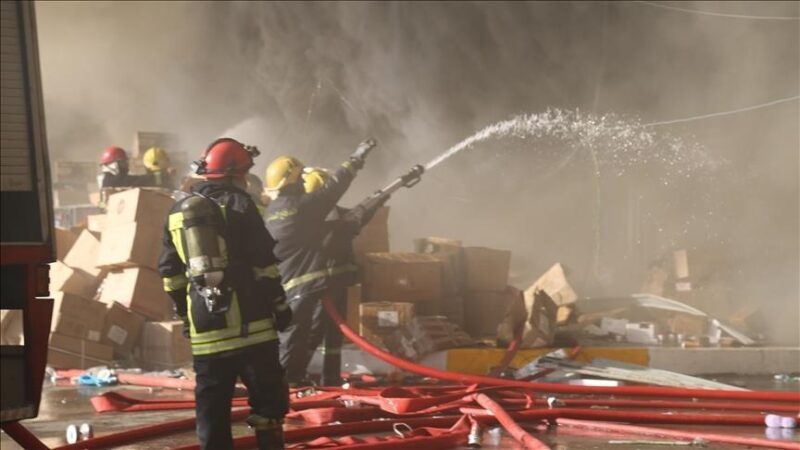 Irak : Un incendie ravage un centre commercial à Kut, faisant au moins 50 morts
