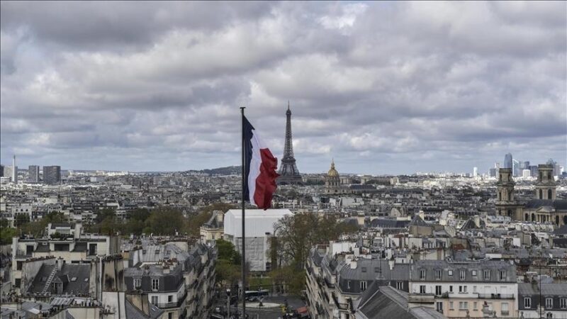 Tour de France : Un manifestant interpellé après avoir perturbé la course