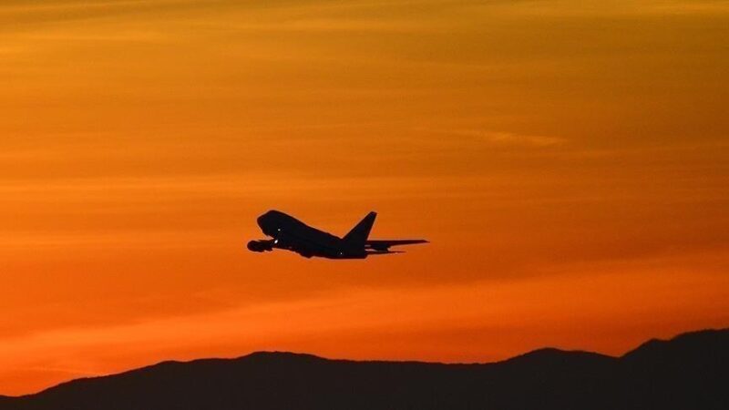 Crash d'un AN-24 en Russie : l'épave localisée en feu sur une montagne