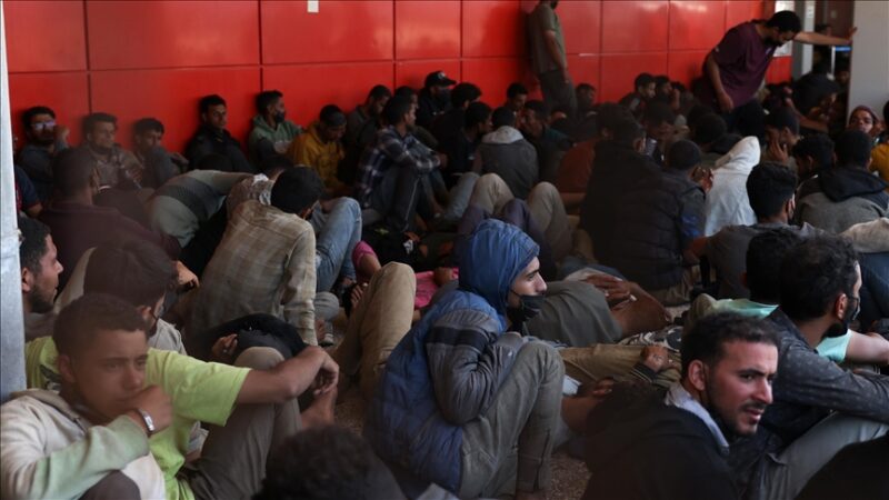 Record de traversées de la Manche : Plus de 25 000 migrants au Royaume-Uni en 2025
