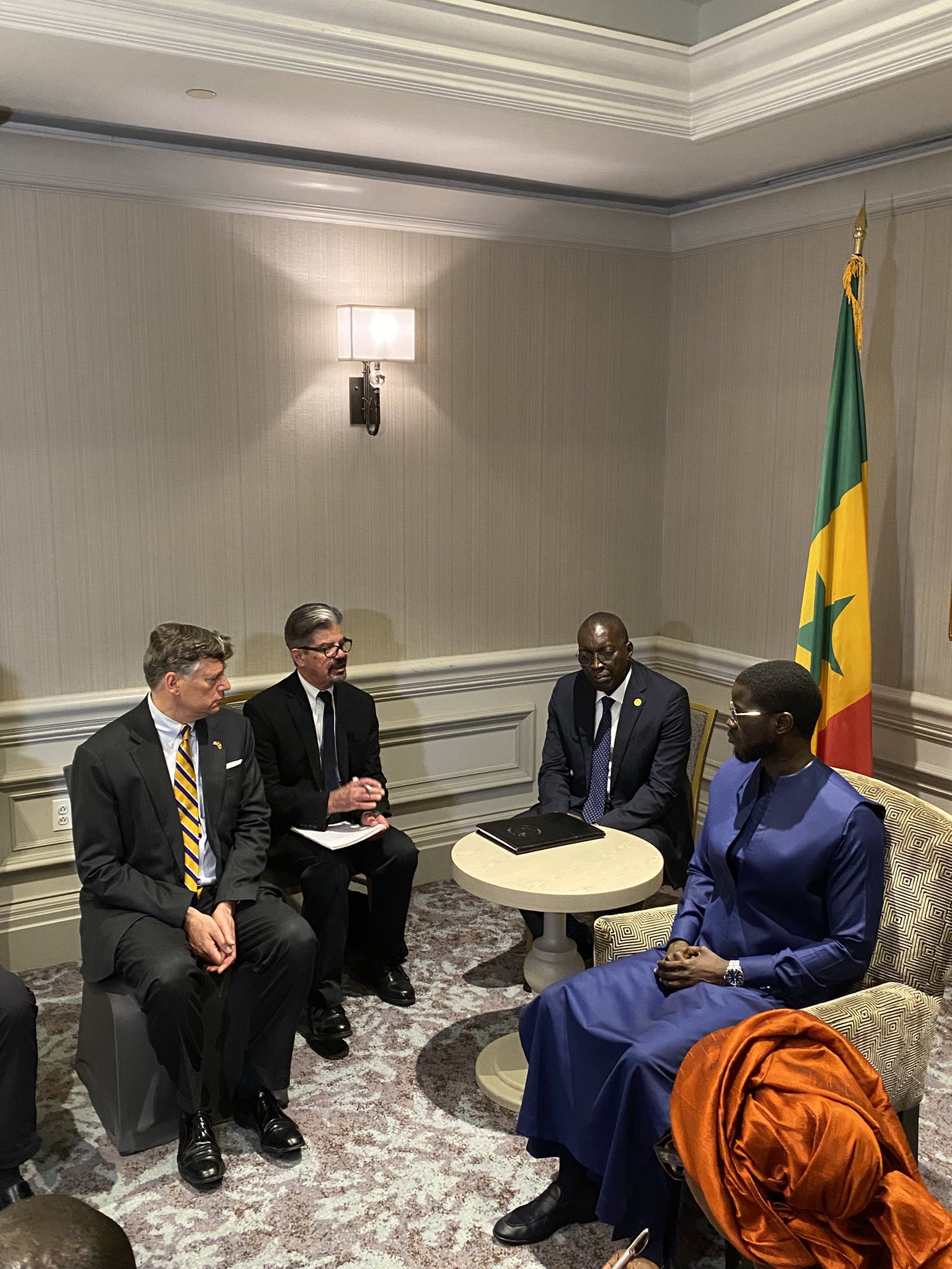 Commerce et sécurité : Le Président Diomaye Faye rencontre le sous-secrétaire d’État américain Christopher Landau