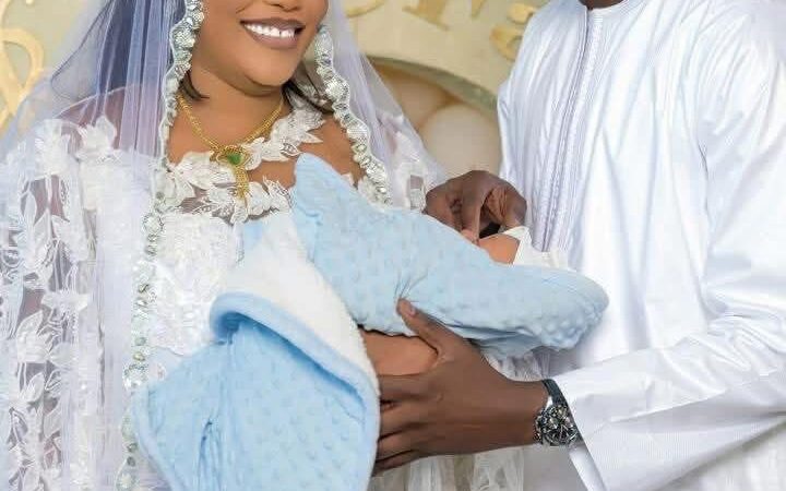 Le Ministre Abass Fall devient à nouveau papa : tout heureux aux côtés de sa femme (photo)