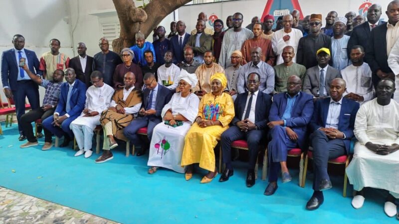 Diomaye Président : Un membre de coalition dénonce son exclusion du groupe  whatsapp...