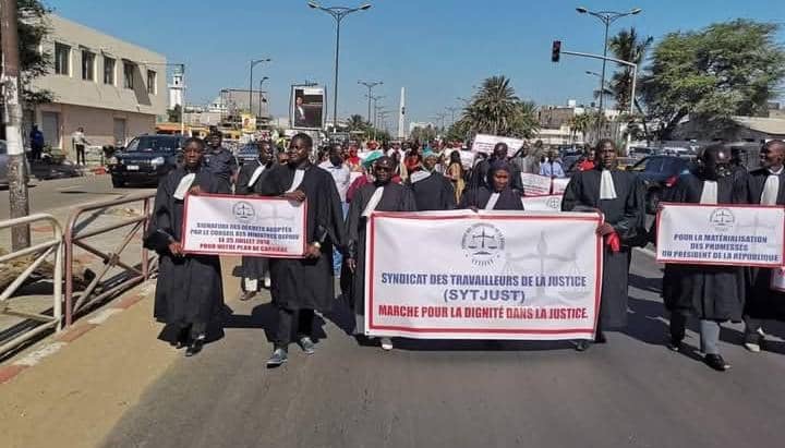 Réquisition de greffiers: l'Entente SYTJUST-UNTJ dénonce une atteinte au droit de grève